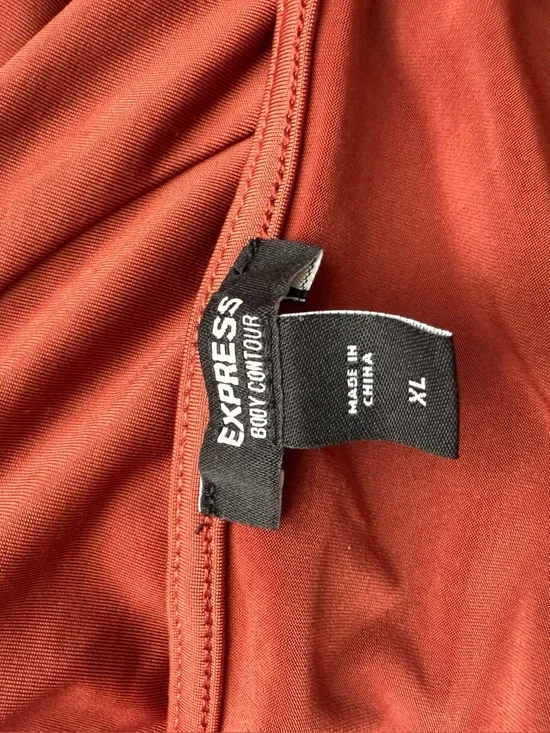 Express Body Contour Silky Ruffle Overlay V-Wire Crop Top - Picture 3 of 3